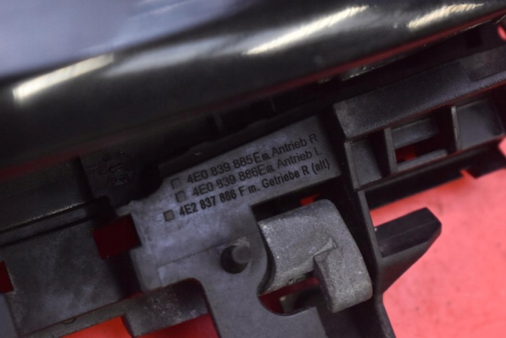 POIGNÉE GAUCHE AVANT AVANT KEYLESS LZ9Y 4E1837885E AUDI A8 D3 LIFT 05-07