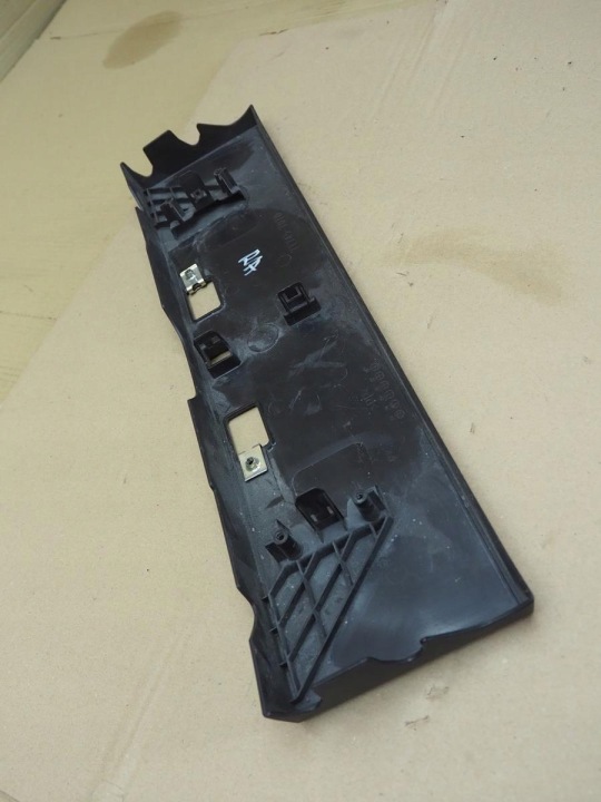 71745-70T0 RONDELLE CADRE DE PLAQUE D'IMMATRICULATION PARE-CHOCS SUZUKI SWIFT MK9 24-