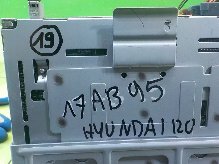 HYUNDAI I20 I 1.2B 09R HAYON 5D RADIO CD 96100-1J202