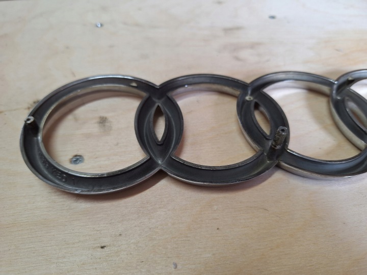 EMBLÈME INSIGNE LOGO AVANT AUDI 80 B3 893853605 ORIGINAL