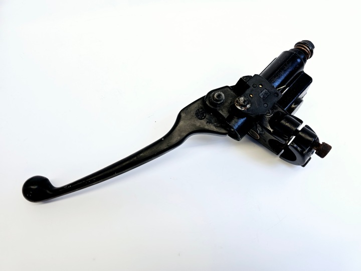 PEUGEOT KISBEE 50 POMPE DE FREIN
