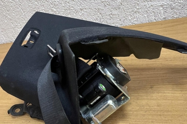 CEINTURE DE SÉCURITÉ ARRIÈRE GAUCHE MERCEDES-BENZ E COUPÉ (C207) 608705400 3.0L