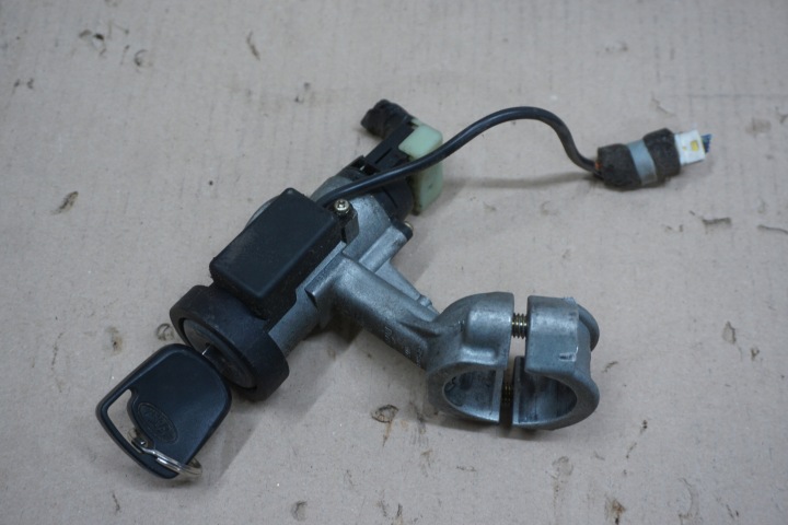 NISSAN TERRANO II CONTACTEUR D'ALLUMAGE CLÉ ORDINATEUR MODULE IMMO 2,4 12V ENSEMBLE