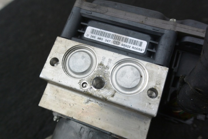POMPE DE FREIN ABS MERCEDES 6.3 AMG W212 E63