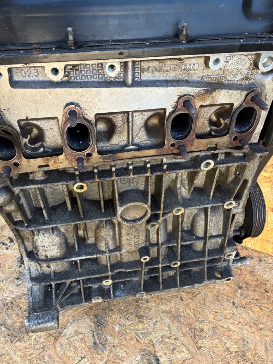 VW GOLF 4 1.6 AKL 210TYS. KILOMÉTRAGE MOTEUR ESSENCE