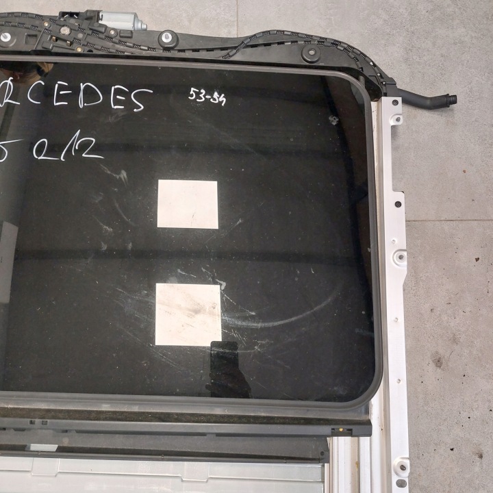 MERCEDES ESSENCE W212 TOIT OUVRANT VERRE A2047800029