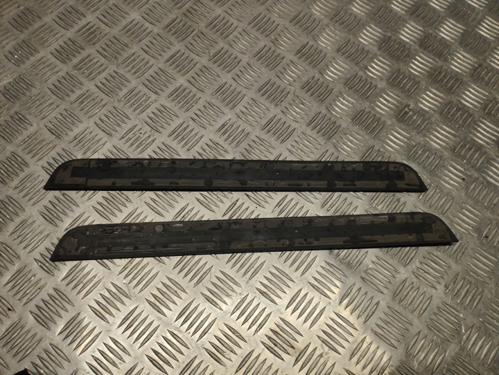 AUDI 8V5 MOULURE SEUIL AVANT DROITE GAUCHE 8V4853491M