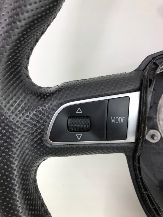 AUDI Q5 8R VOLANT S-LINE 8P0419091