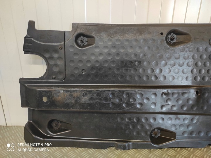 PROTECTION CHÂSSIS GAUCHE VOLKSWAGEN GOLF VI SKODA OCTAVIA II 1K0825201AC