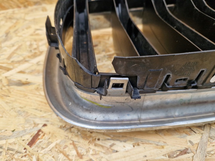 GRILLE CALANDRE RÉSERVOIR DROITE BMW X5 F15