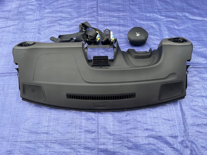 TABLEAU DE BORD CONSOLE AIRBAG COURROIES ENSEMBLE PEUGEOT 108 AYGO II C1
