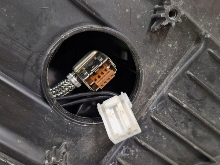 VOLVO V40 2 II PHARE GAUCHE AVANT GAUCHE AVANT PROJECTEUR XÉNON UK 31283334