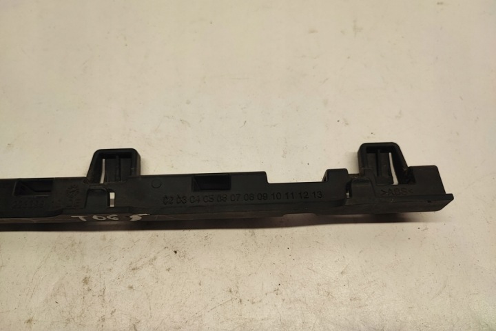 AVANT GAUCHE FIXATION SEUIL BMW 5 GRAN TURISMO (F07) 7201253 3.0L