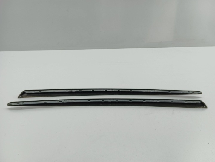 AUDI A3 8Y 2021 USZCZELKA/PRZESLONA VITRES AVANT 8Y0854328