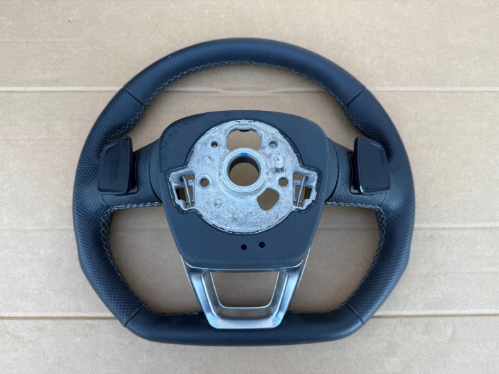 AUDI Q5 80A VOLANT S-LINE CUIR LIFT