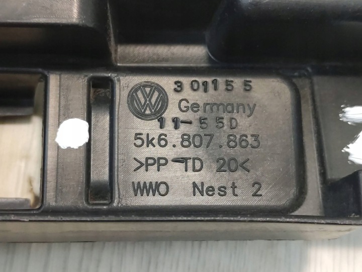 VW GOLF VI 6 GLISSIÈRE FIXATION PARE-CHOCS ARRIÈRE 5K6807863