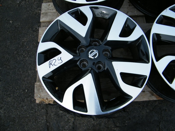 [R29] 5X114,3 ET47 R18 NISSAN JUKE PULSAR TIIDA X-TRAIL$