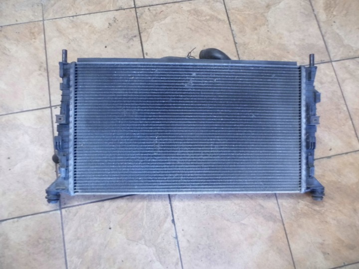 VOLVO V50 S40 II 2.0D 06' RADIATEUR EAU 3M5H8005TJ