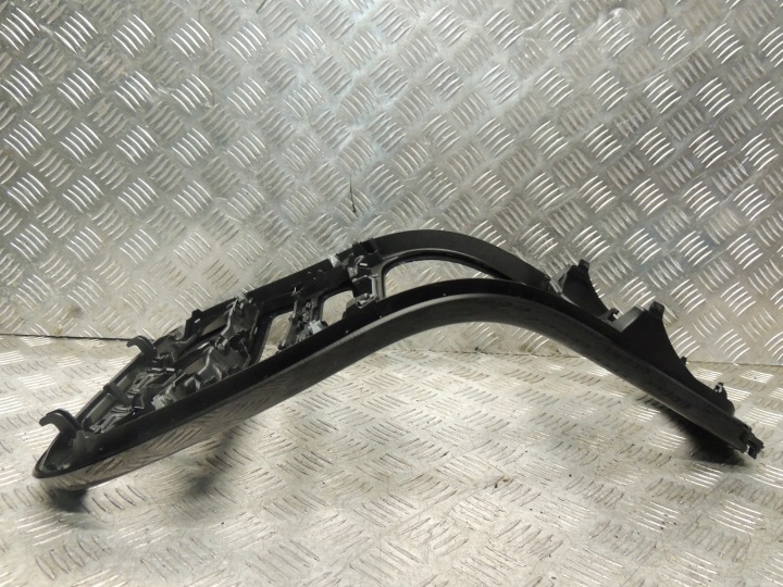 MERCEDES W205 TUNNEL CENTRAL A2056805107