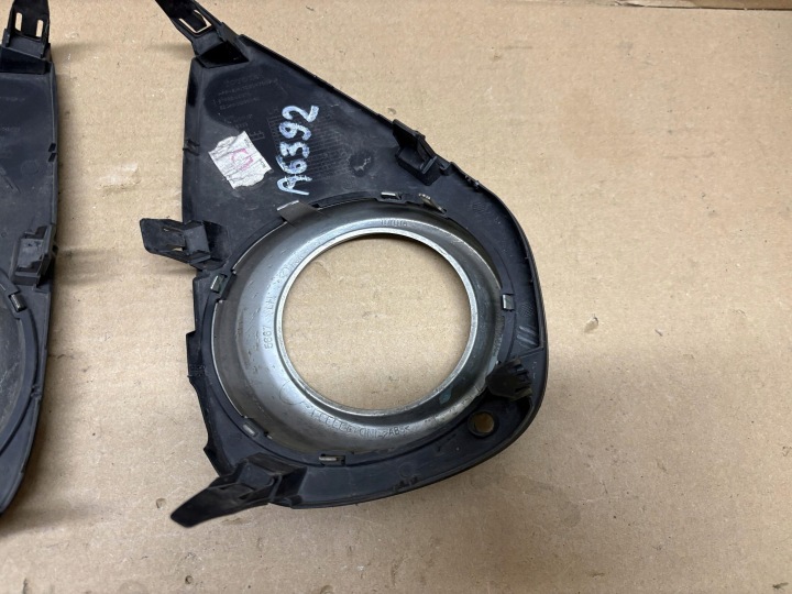 TOYOTA YARIS III LIFT GRILLE PARE-CHOCS GAUCHE DROITE