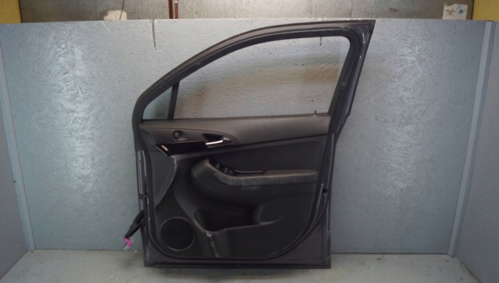 PORTES DROIT AVANT CHEVROLET ORLANDO GQK (D1257)(13E)