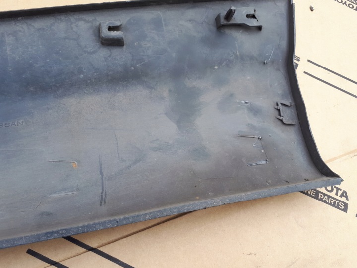 NISSAN QASHQAI J11 ПЛАНКА НАКЛАДКА OEM 828704EA0A
