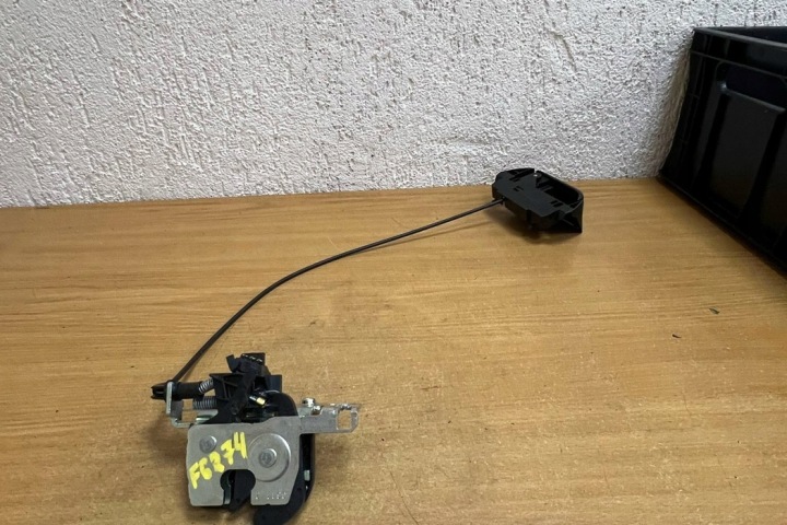 AUTRE PIÈCES VERS SIÈGES MERCEDES-BENZ E COUPÉ (C207) A2049200264 3.0L