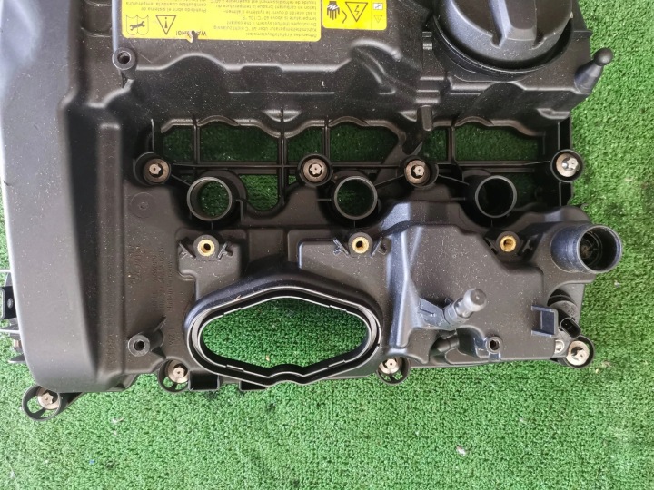 MINI F55 F56 COUVERCLE DE SOUPAPES 7611276