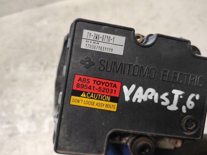 TOYOTA YARIS 1 I 99- 1.3 POMPE ABS 89541-52031