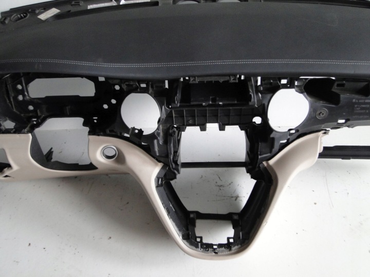 MERCEDES V W448 448 LIFT CONSOLE PLANCHE COCKPIT