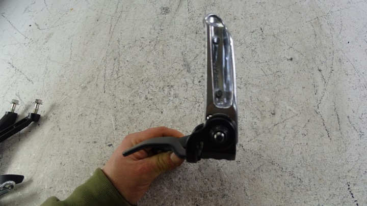 O126 YAMAHA YZF R7 700 22- SET PODNOZEK ARRIÈRE PASSAGER