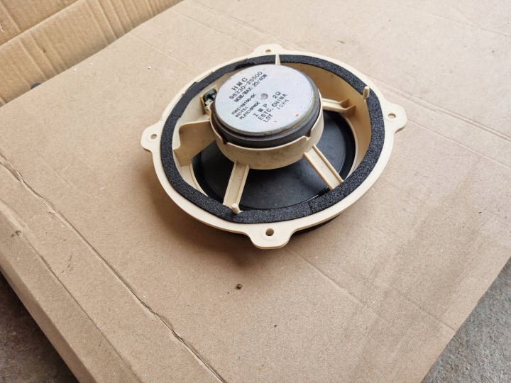 HAUT-PARLEUR PORTES DROIT AVANT HYUNDAI IX35 2010-2015 96330-2S500