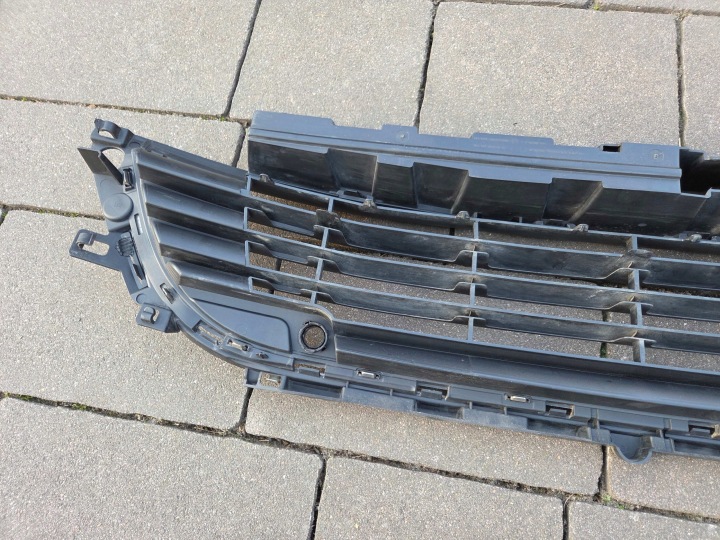 C4 II B7 GRILLE CENTRALE PARE-CHOCS AVANT SOUS PDC CHROME 9677876177 2010-18