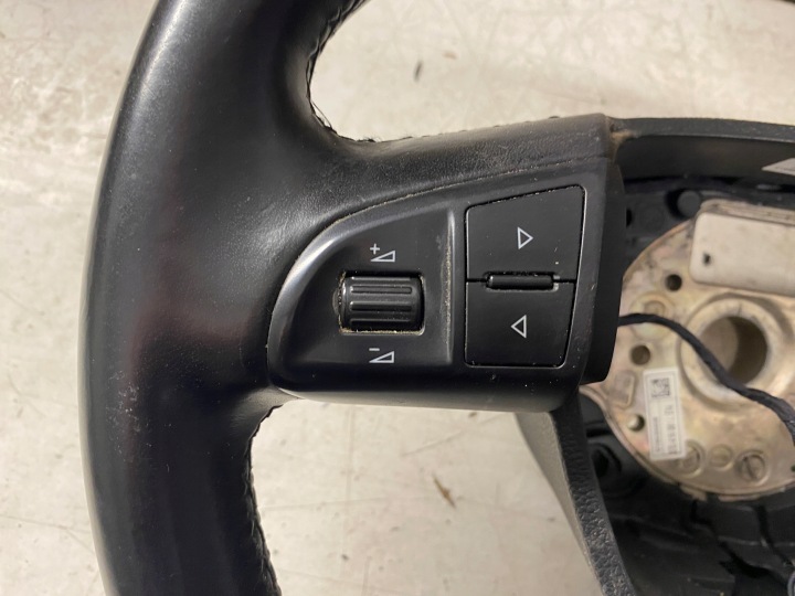 SKODA SUPERB II VOLANT CUIR PALETTES MULTI