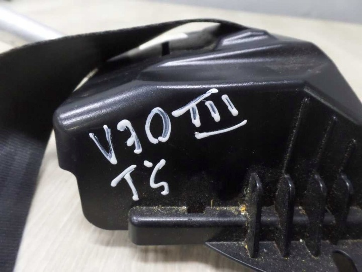 VOLVO V70 III 06-13 CEINTURE DE SÉCURITÉ ARRIÈRE MILIEU 39863173