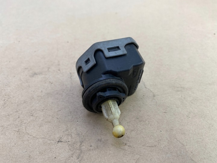 PETIT MOTEUR RÉGLAGES PHARES FEUX SKODA FABIA I 6Y 6Y0941295