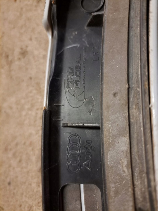 DROITE MOULURE AVANT GARDE-BOUE PORSCHE CAYENNE 7P5