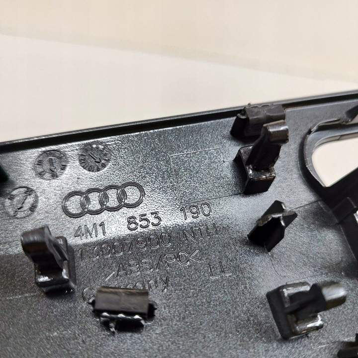 AUDI Q7 4M 2017 CHÂSSIS BOÎTE À GANTS TABLEAU DE BORD INSTRUMENTATION