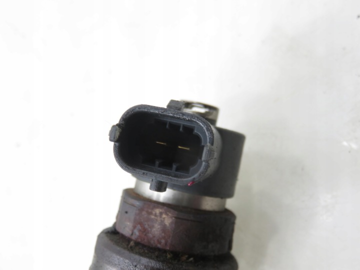 INJECTEUR OPEL ASTRA III H 1.7 CDTI 0445110174