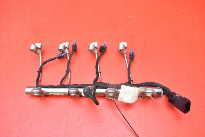 MOULURE INJECTION INJECTEUR 12694826 12694825 OPEL ASTRA 5 V K 1.4 TURBO 125 KM