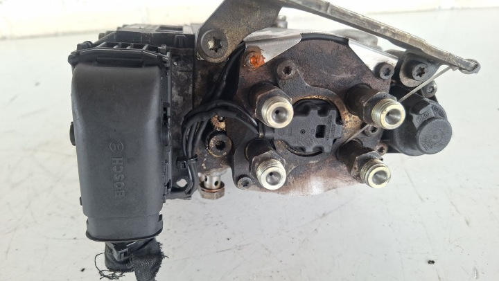 POMPE INJECTION SAAB 9-3 VER2 0470504203