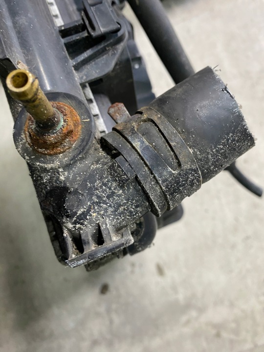 HYUNDAI OE 28271-27400 RADIATEUR SYSTÈME REFROIDISSEMENT MOTEUR