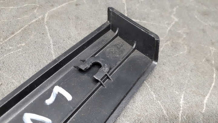 8159739 BOUCHON CONSOLES BMW E39 NOIRE