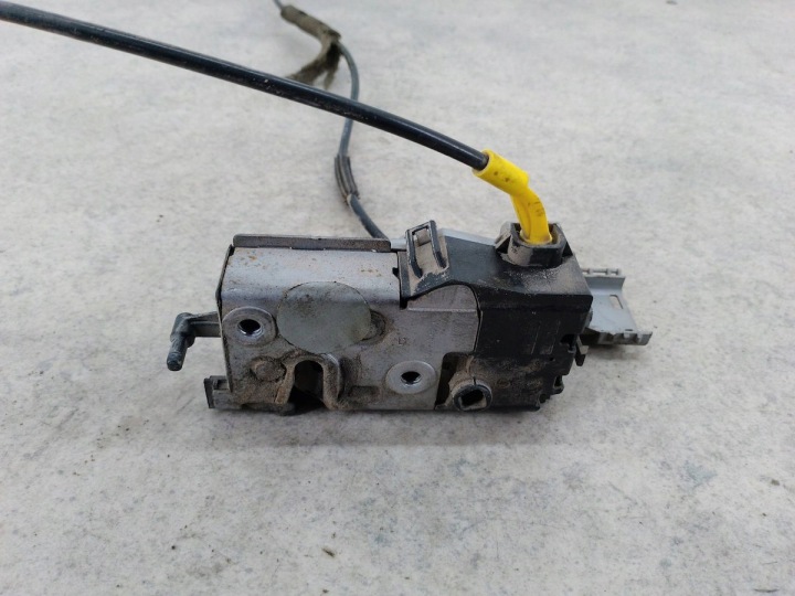 SERRURE DE PORTE DROIT AVANT PEUGEOT EXPERT II 9681335480
