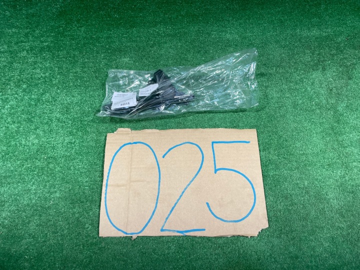 OPEL CORSA F FIXATION GLISSIÈRE PARE-CHOCS DROIT AVANT 9829335780