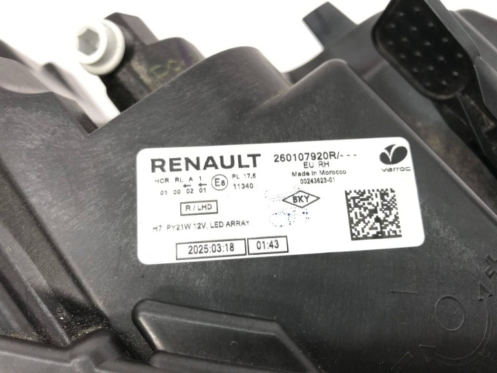 DACIA SANDERO III 20- PHARE DROITE AVANT AVANT COMPLET LED 260107920R