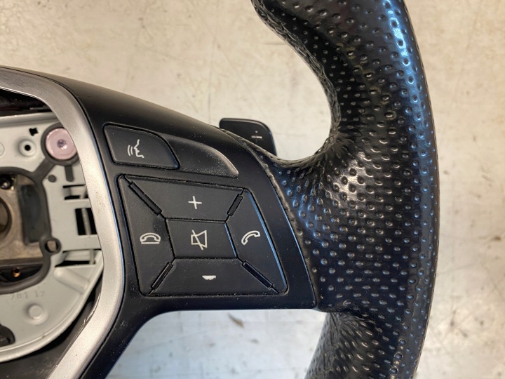 MERCEDES W218 VOLANT CUIR MULTI PALETTES