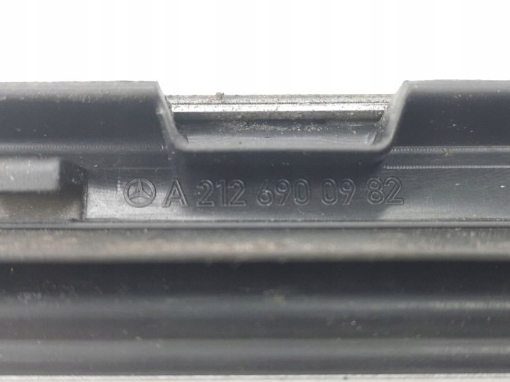 MERCEDES-BENZ E W212 2010 GAUCHE CÔTÉ PLASTIQUE