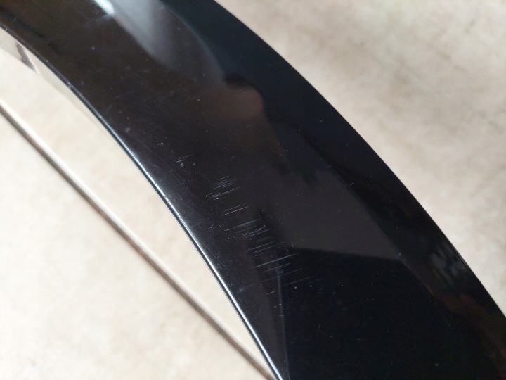 MOULURE GARDE-BOUE GAUCHE AVANT AUDI Q4 E-TRON 89A