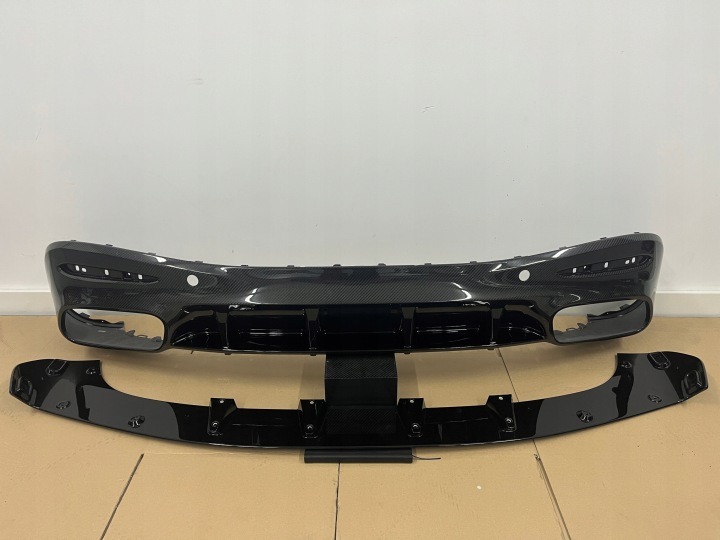 CARBONE DIFFUSEUR MERCEDES AMG GT A192